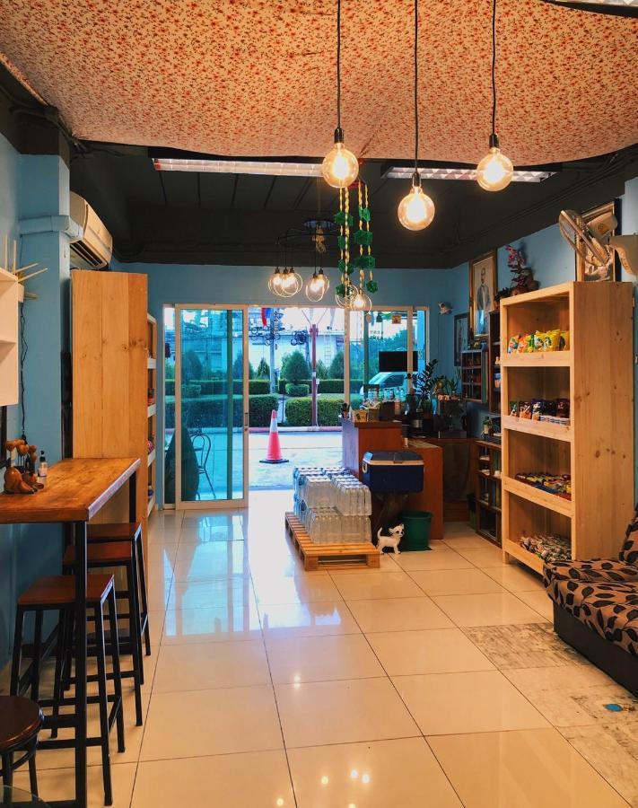 Aekkalukthai Hostel ראיונג מראה חיצוני תמונה