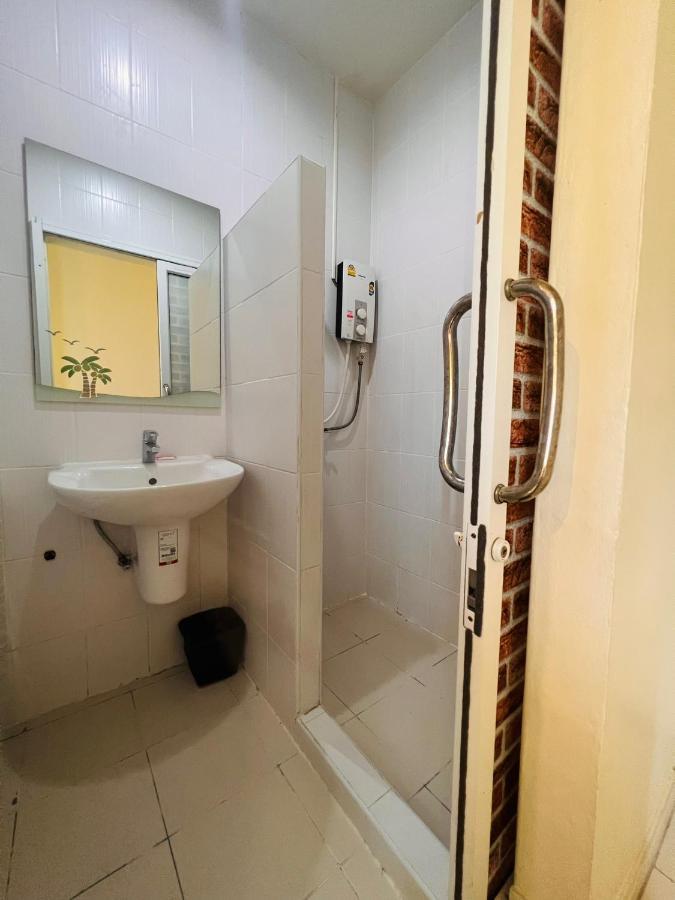Aekkalukthai Hostel ראיונג מראה חיצוני תמונה