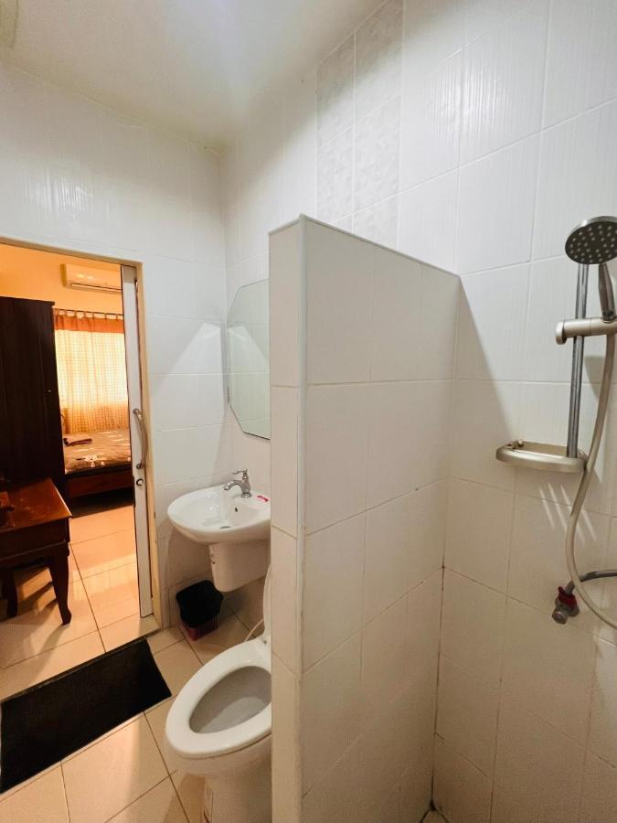 Aekkalukthai Hostel ראיונג מראה חיצוני תמונה